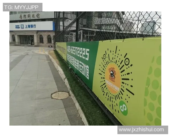 足球明星涂鸦艺术创作展现球场激情与个性风采的独特魅力